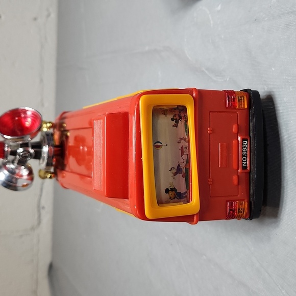 TV Broadcast Truck - Picture 5 of 7